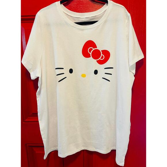 Torrid 4 (4X 26) Hello Kitty Face Punk Anime Cat Classic Fit Graphic T Shirt Tee - Picture 1 of 2